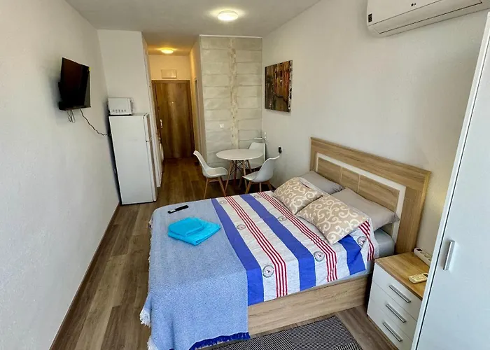 Capitan Friday Apartment